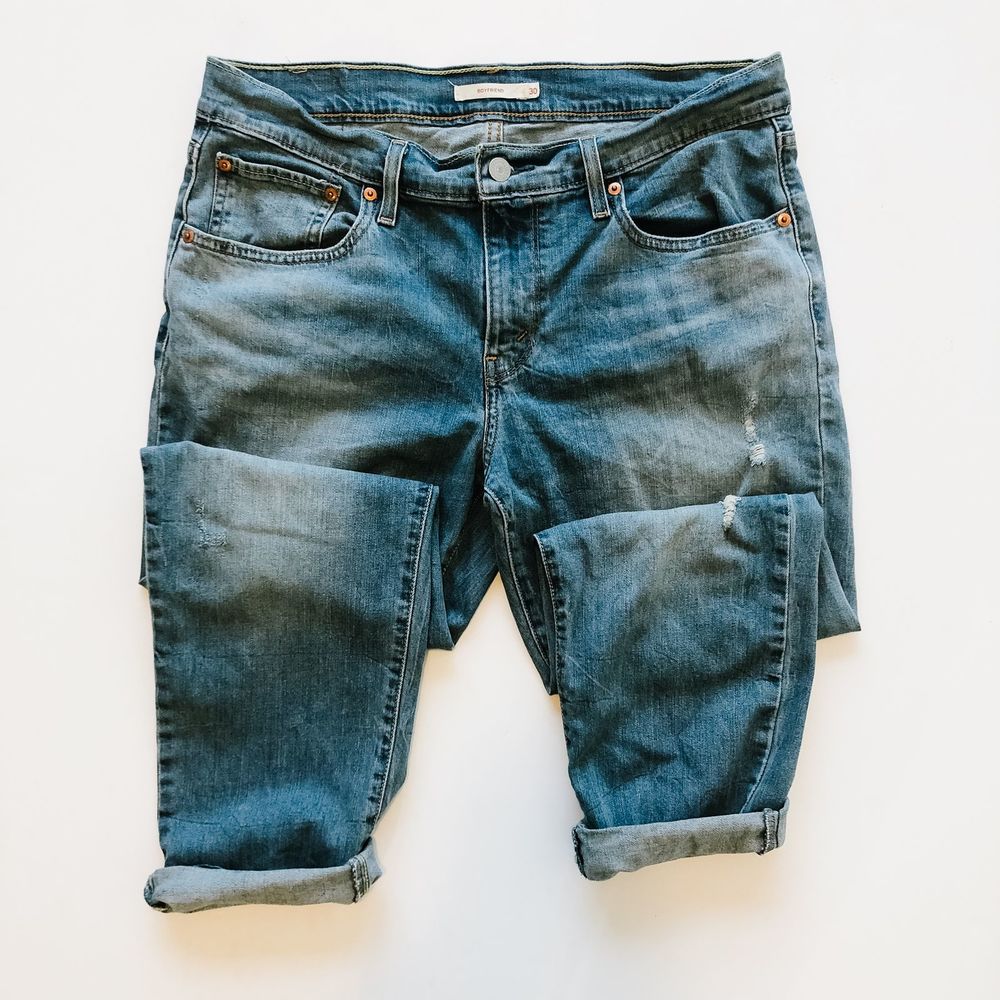 Levi's High Waisted Distressed Boyfriend Jeans 30W